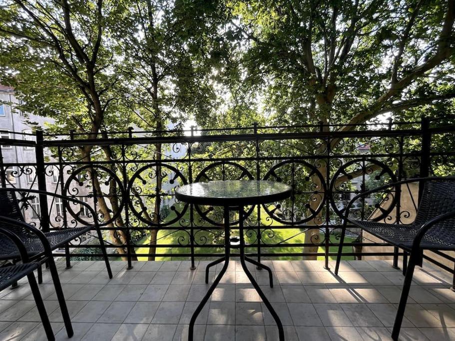 Big Apart Next To Galeria Dominikanska - 4 Rooms 브로츠와프 외부 사진